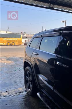 جیپ گراند شیرۆکی